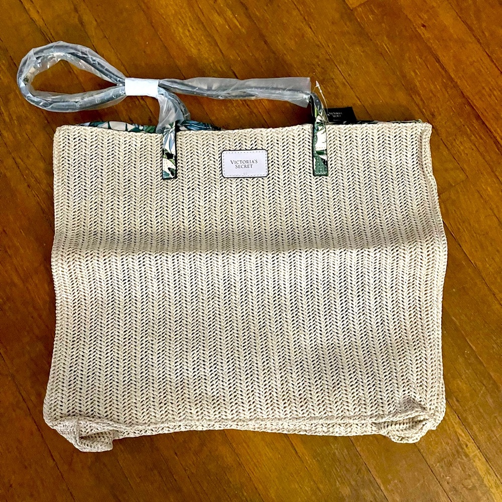 Victoria’s Secret ~ Limited Edition Woven Tropical Tote ~ NWT!
